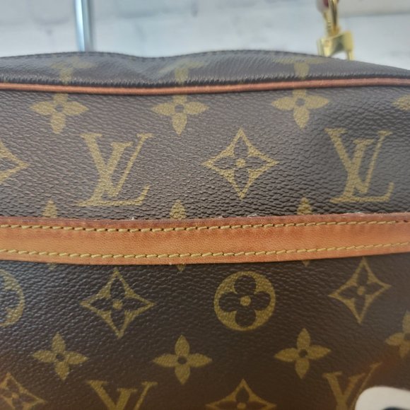 ❌❌ SOLD ❌❌  Louis Vuitton Compeign 28 - converted to crossbody - Picture 7 of 15